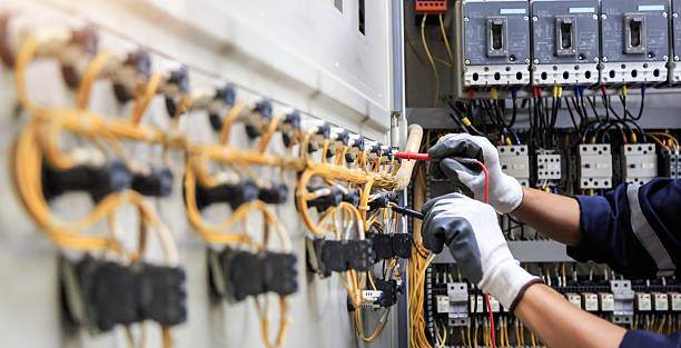 Professional Electrician technician working in Winter Park, FL